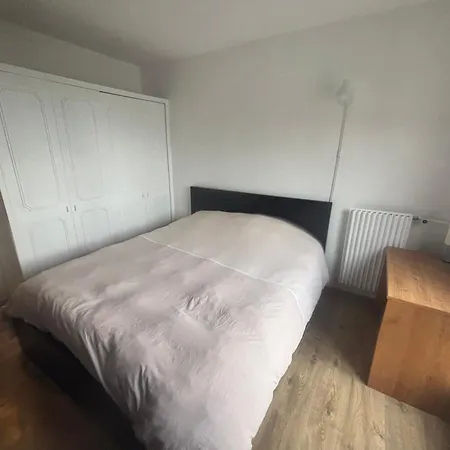 Location 3 Ou Entier Court Ou Long Sejour アングレーム